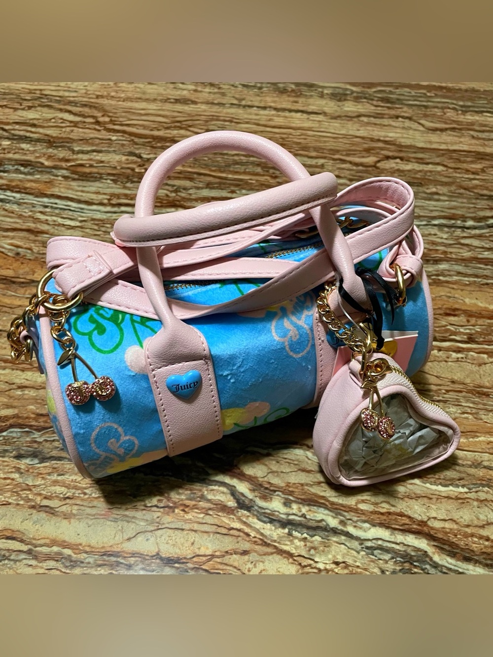 Juicy Couture - Picture 5 of 6